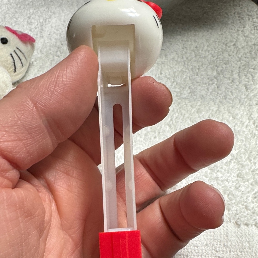 Lot of 2 Hello Kitty PEZ dispensers - Picture 4 of 4
